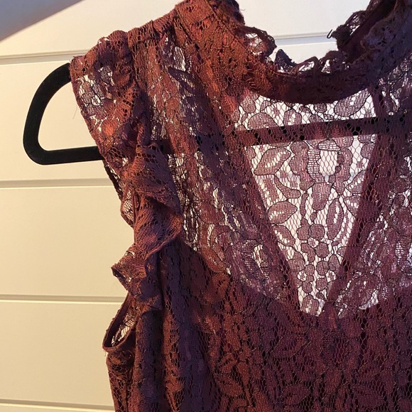 Sleeveless Lace Dress - Picture 1 of 3